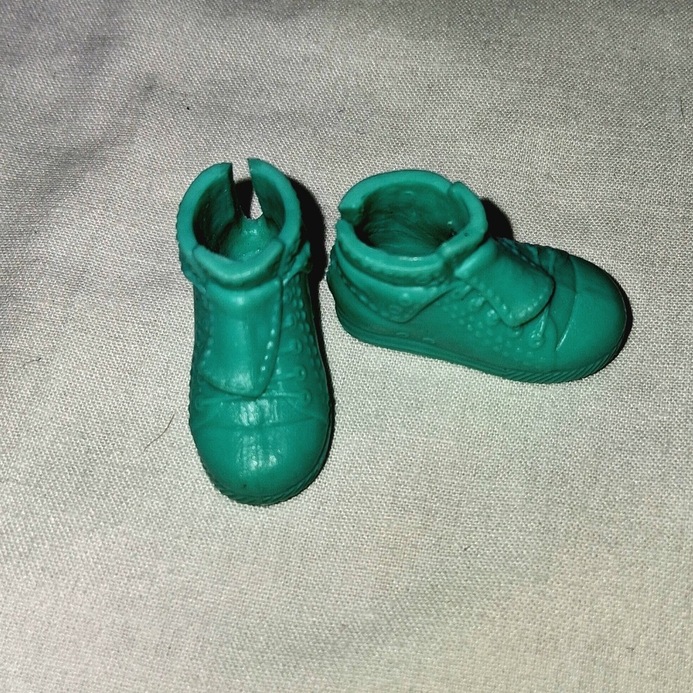 Vintage 90s Stacie Doll Shoes Green Sneakers for Barbie‎ Family Fashion